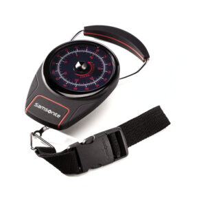 Operating digital luggage weighing scales