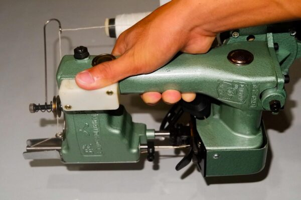 needle industrial closing machine for bags in Kampala