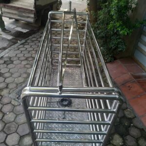 sheep weighing scale with 4 sliding doors