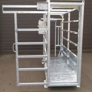 Durable animal scale for farms